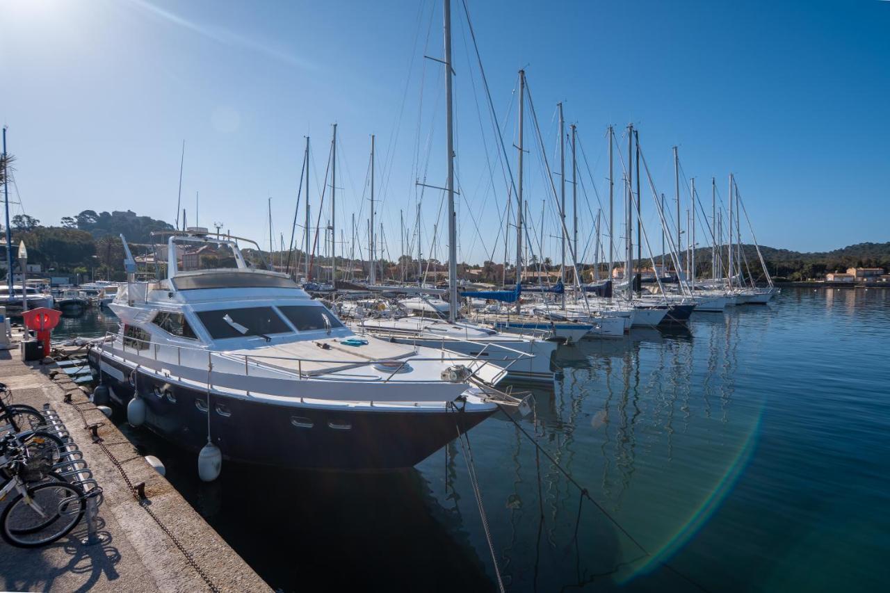 Hebergements Bateaux A Quai Porquerolles Exterior photo