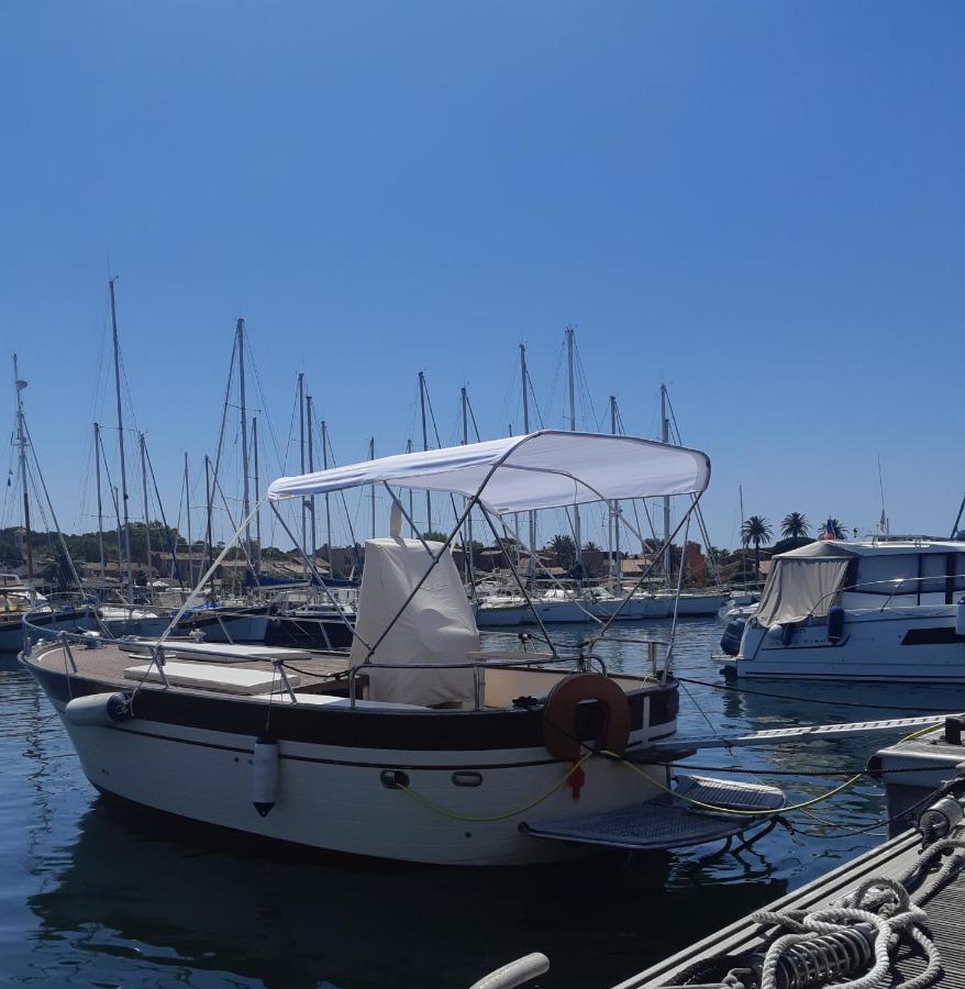 Hebergements Bateaux A Quai Porquerolles Exterior photo